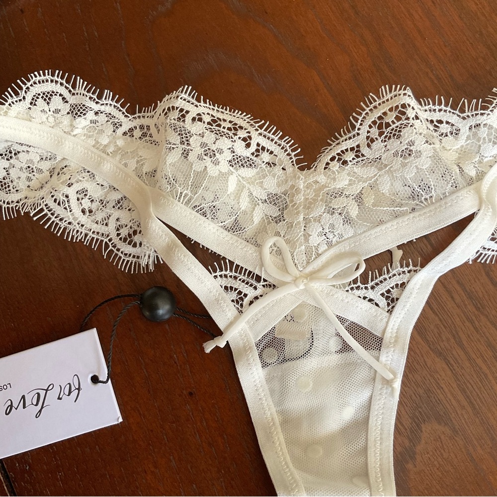For Love & Lemons Scallop Floral White Lace Cutout Thong Panty, Size XXS… - Picture 7 of 9